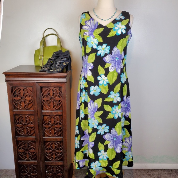 Danny & Nicole Dresses & Skirts - Danny & Nicole Sleeveless Floral  V-Neck Dress, 16